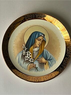 Vintage Madonna with Lillies collector plate with 22kt  Gold filigree border